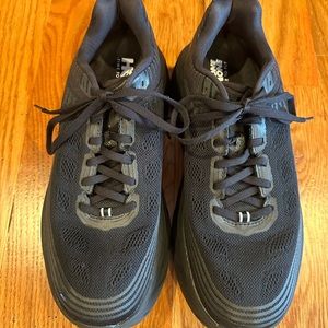 Hoka One One Men's Bondi 6 in Black - sz 9.5D wide New